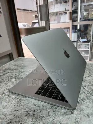 Laptop Apple MacBook Pro 2017 8GB Intel Core I5 SSD 256GB