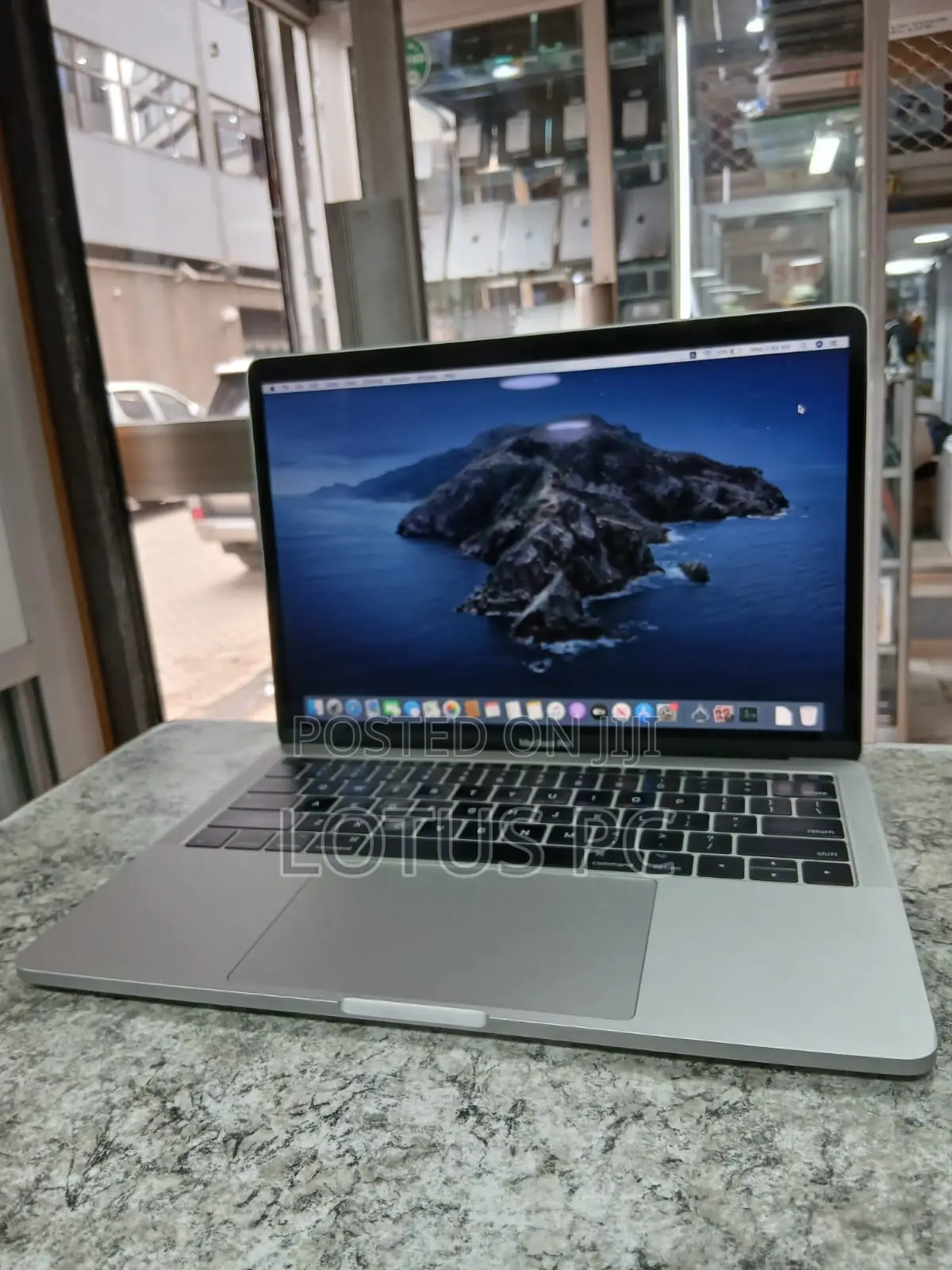 Laptop Apple MacBook Pro 2017 8GB Intel Core I5 SSD 256GB