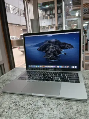 Laptop Apple MacBook Pro 2017 8GB Intel Core I5 SSD 256GB