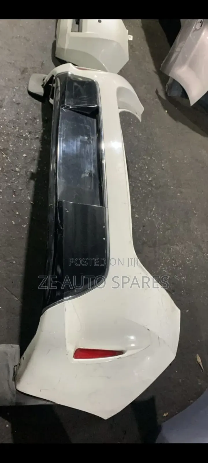 Auris 2013 Back Bumper