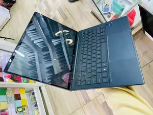 Laptop HP Dragonfly G3 16GB Intel Core I7 SSD 512GB