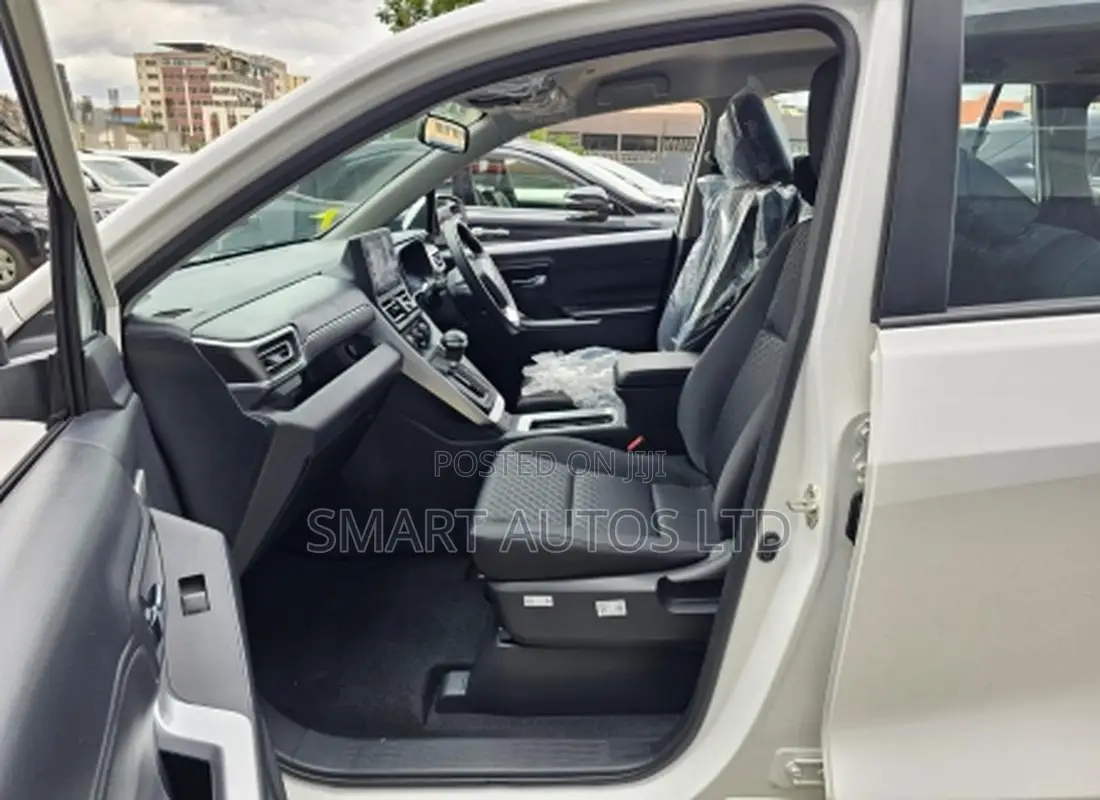 New Toyota Innova 2024 White