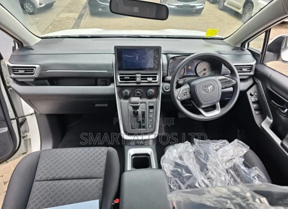 New Toyota Innova 2024 White