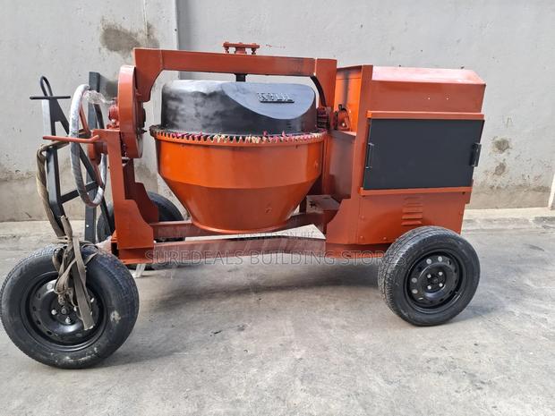 Diesel Engine Titan Concrete Mixer, 500ltrs