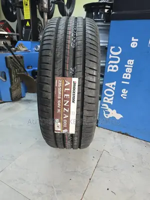 235/55r18 Bridgestone Alenza Tire