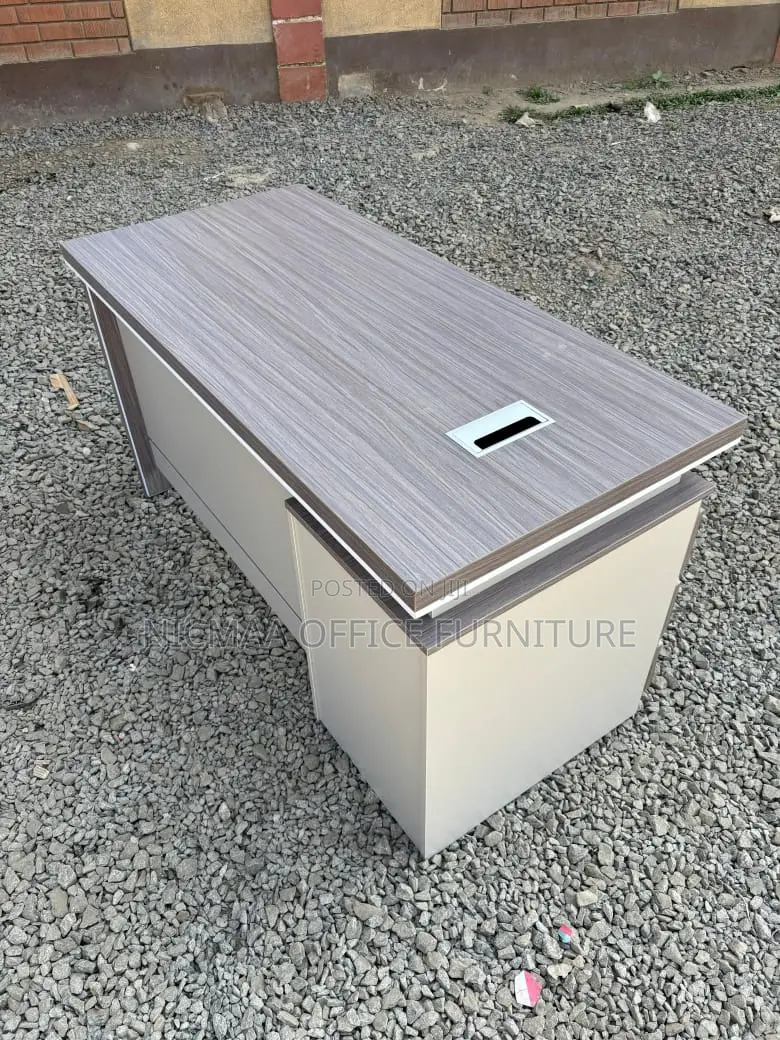 1.4m Advanced Modern Desk