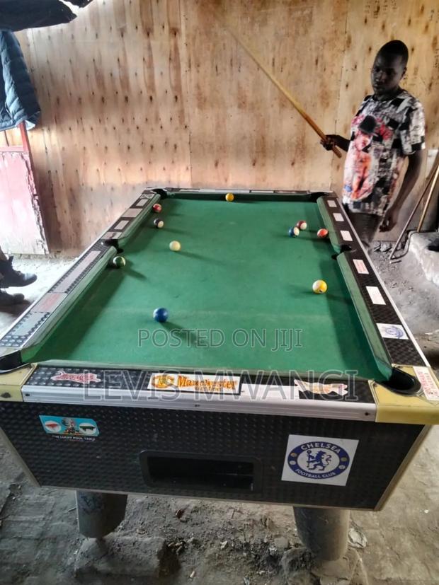 Pool Table - thumbnail 4