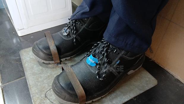 Safety Shoes (Boots) Vaultex