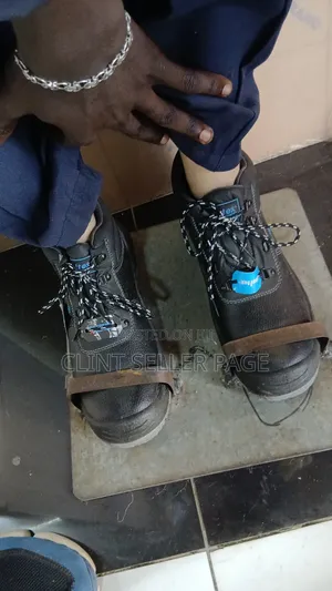 Safety Shoes (Boots) Vaultex