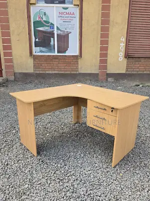 1200mm Curved Advanced Desk