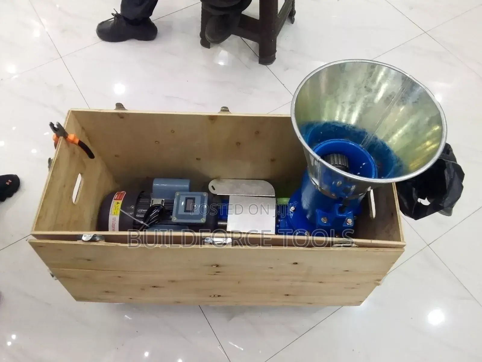 Pellet Making Machine With 5hp Motar Engine!