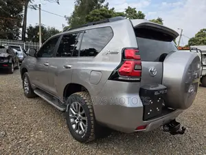 Toyota Land Cruiser Prado 2.8 2020 Gray