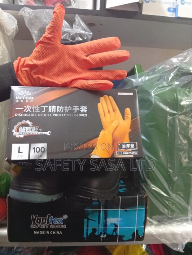 Disposable Gloves/ Heavy Duty Nitrile - thumbnail 3