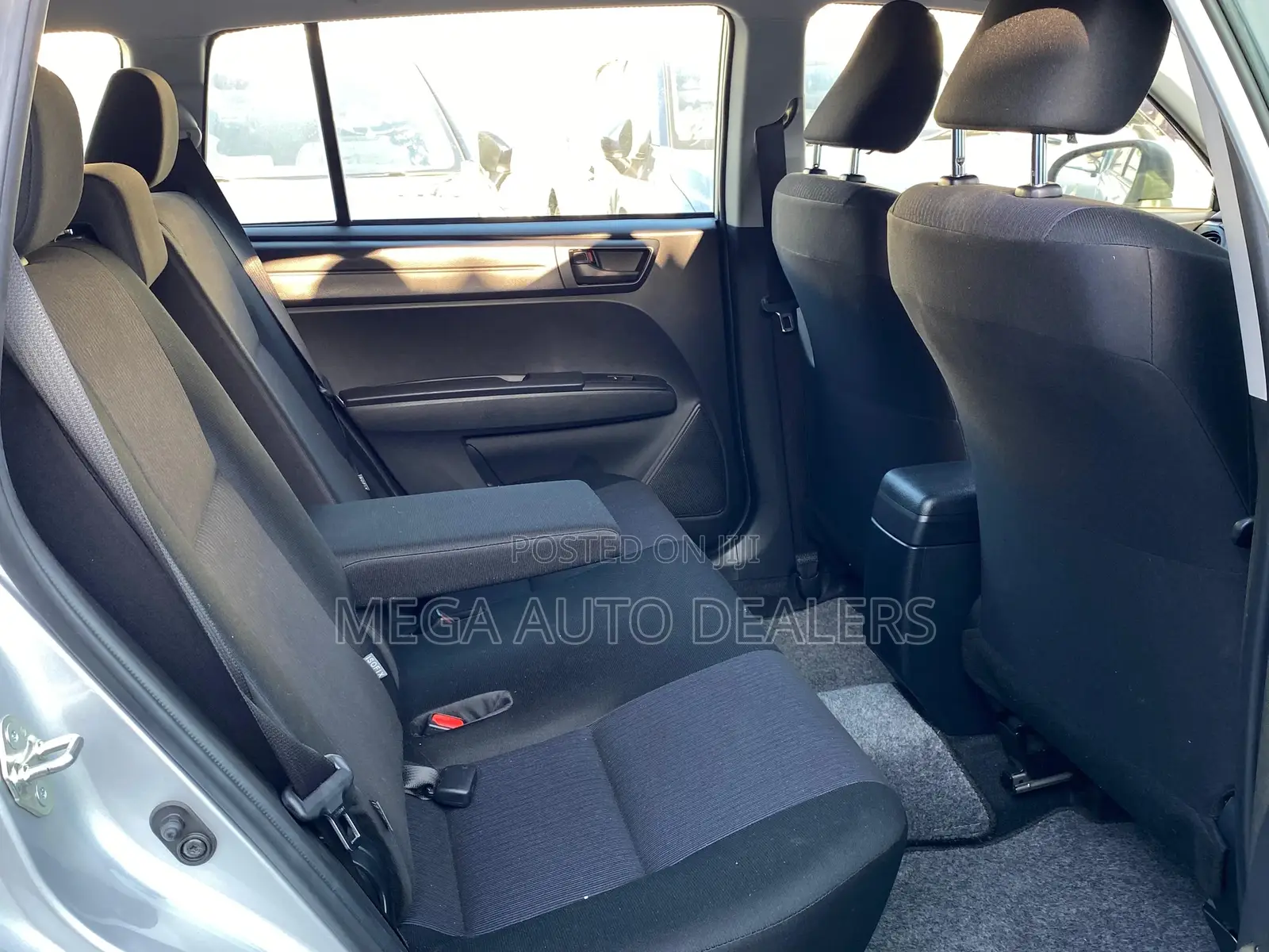 Toyota Corolla Fielder 2018 Silver