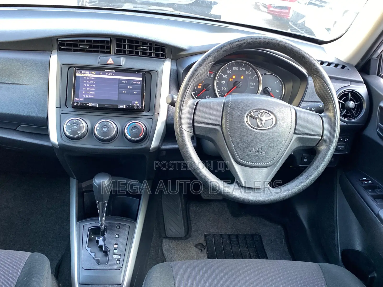 Toyota Corolla Fielder 2018 Silver