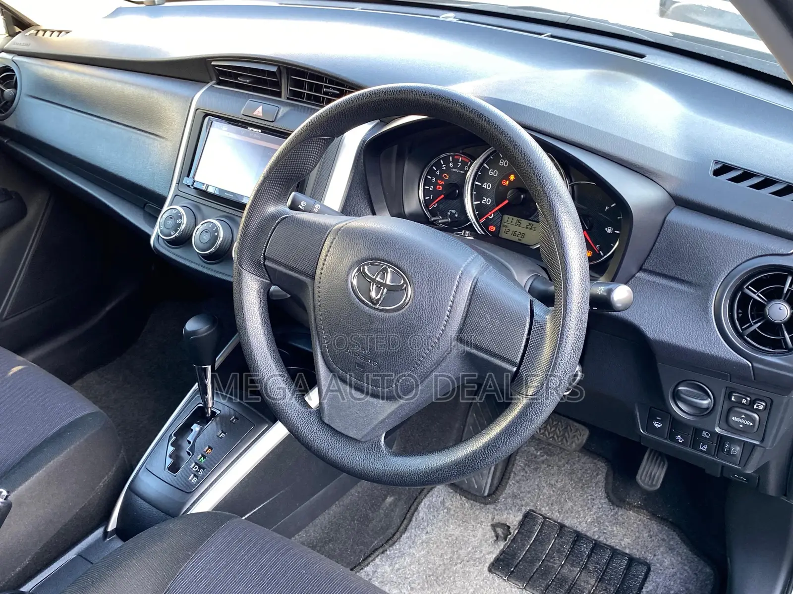 Toyota Corolla Fielder 2018 Silver