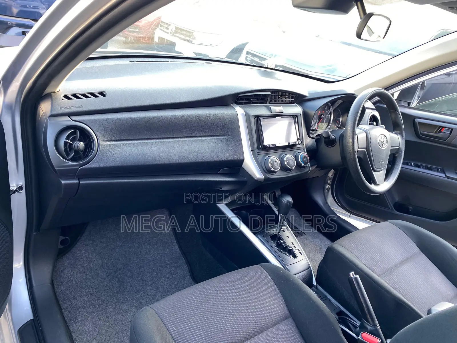 Toyota Corolla Fielder 2018 Silver