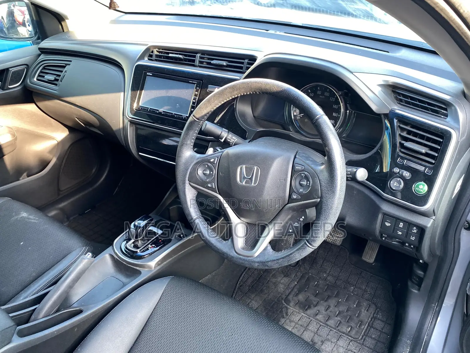 Honda Grace 2018 Silver
