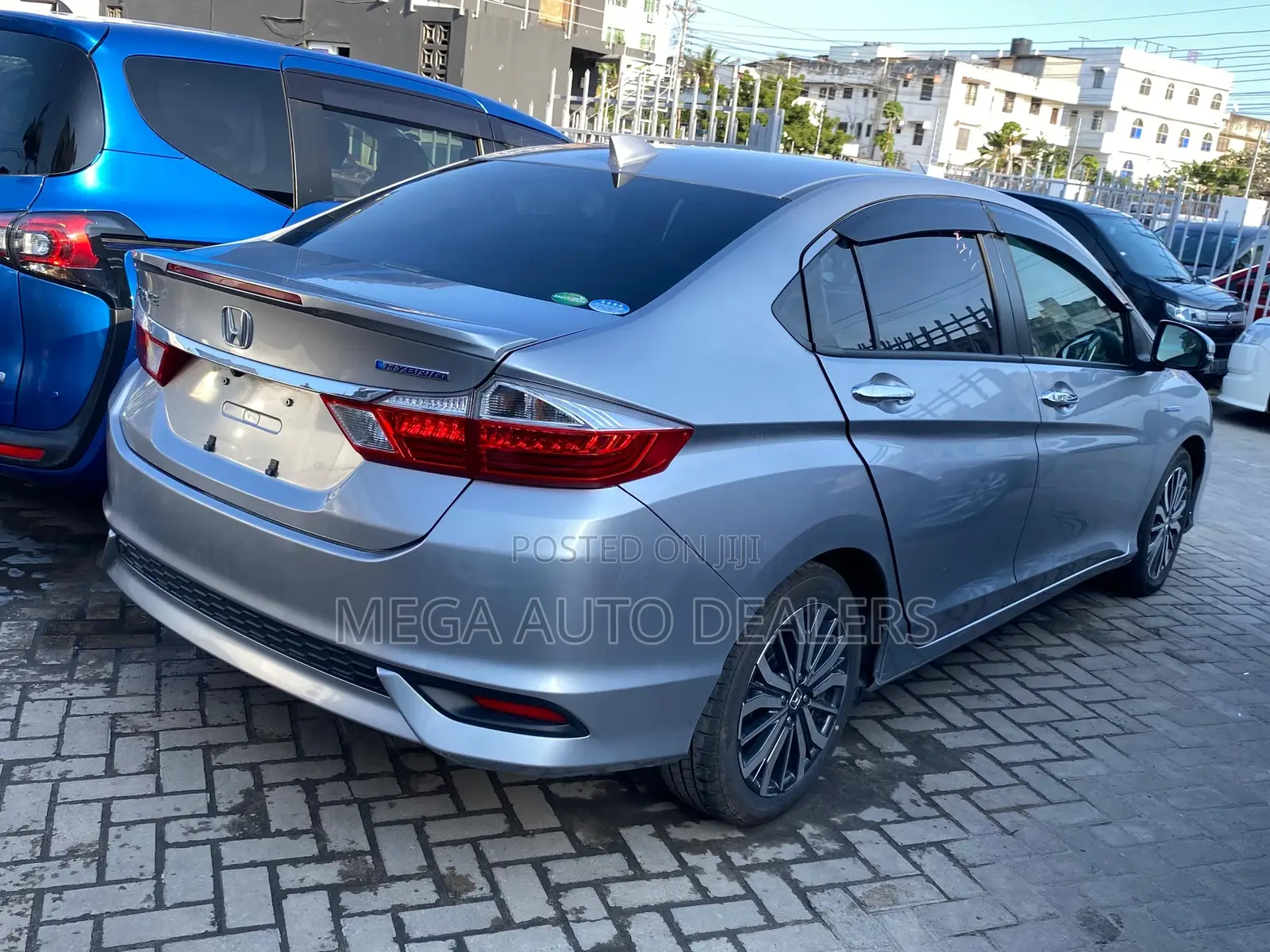 Honda Grace 2018 Silver