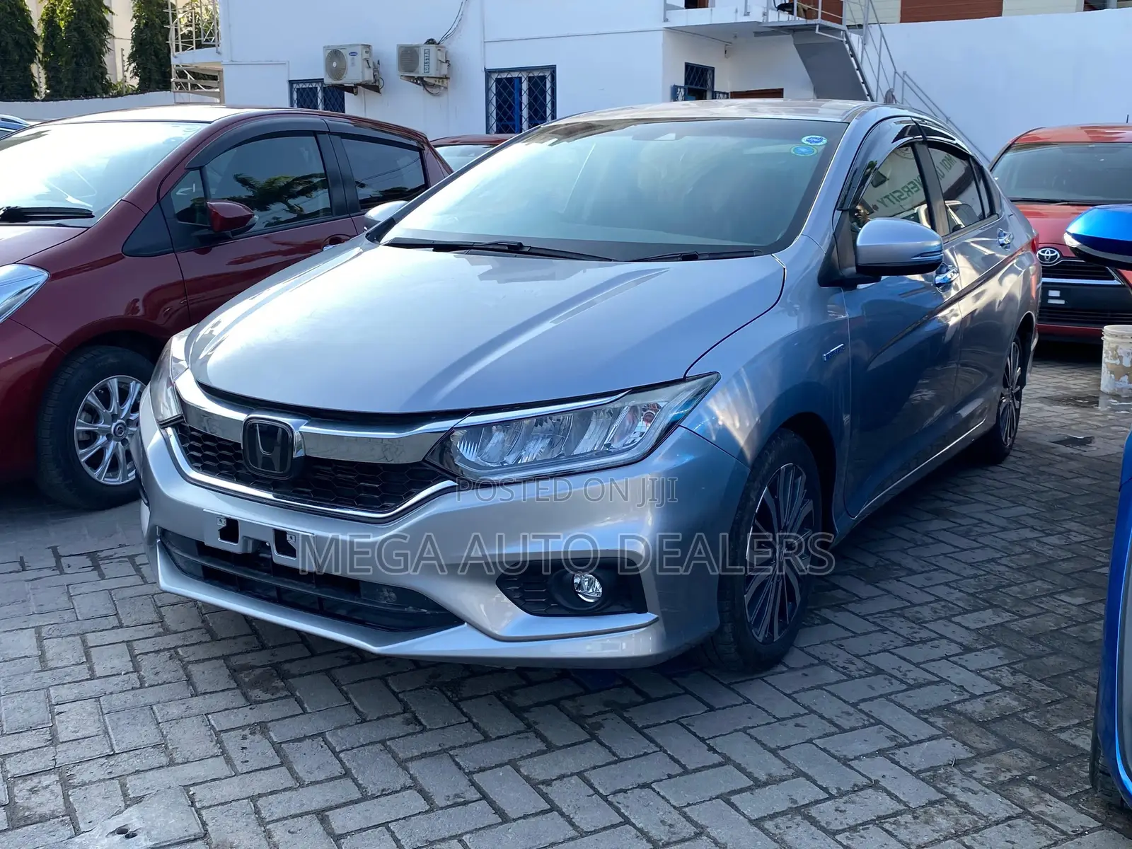 Honda Grace 2018 Silver