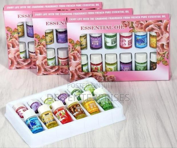 3 Ml Essential Oils in a Pack of 12 Different Fragrances - main view