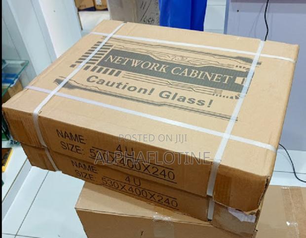 19-Inch Rack Compact, Wall-Mountable 4u Cabinet for Network Setups - main view