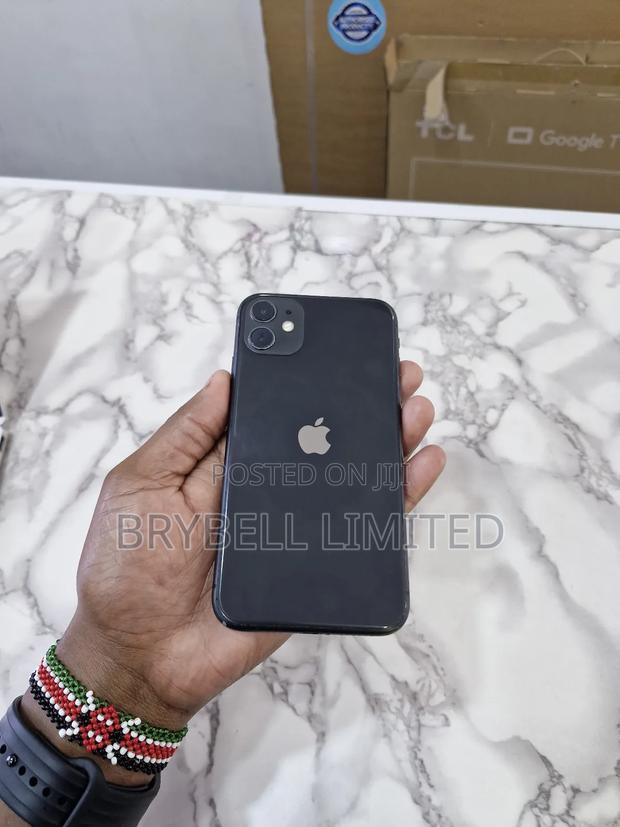 Apple iPhone 11 64 GB Black - main view