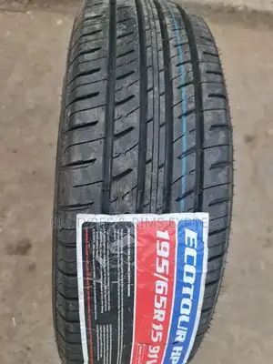195 /65 R15 Vinmax Tyres.