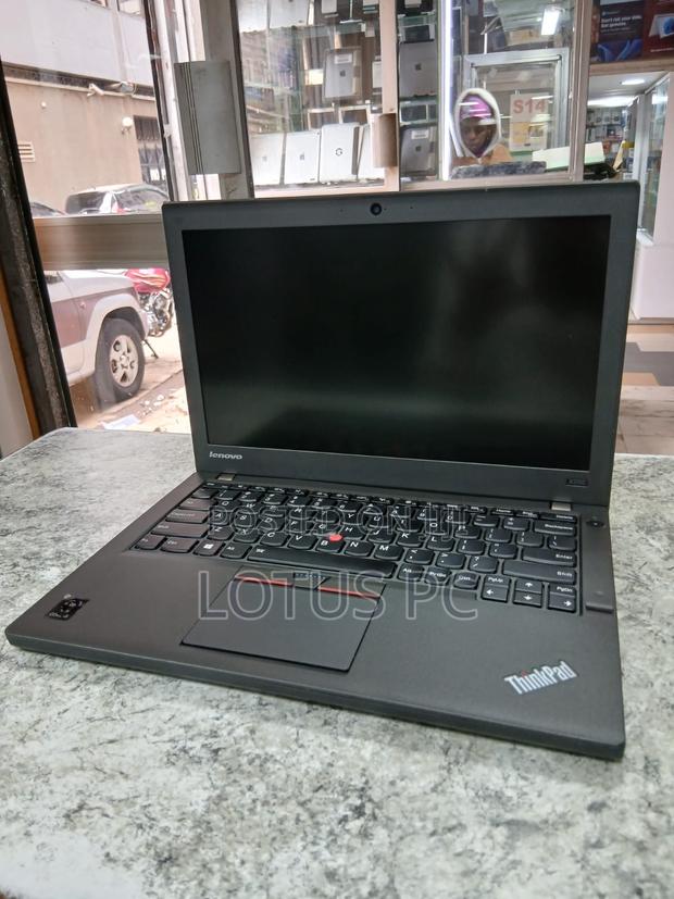 Laptop Lenovo ThinkPad X250 8GB Intel Core I5 SSD 256GB - main view
