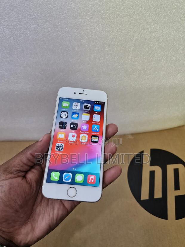 Apple iPhone 6s 64 GB Gold - main view