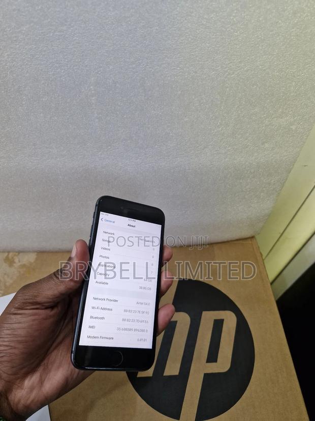 Apple iPhone 8 64 GB Black - thumbnail 4