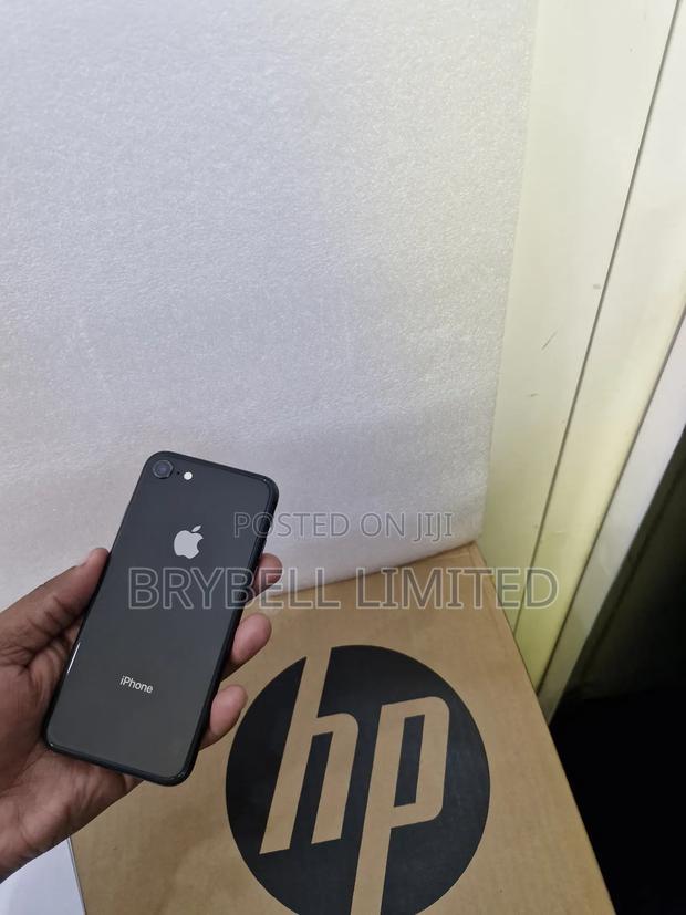 Apple iPhone 8 64 GB Black - thumbnail 2