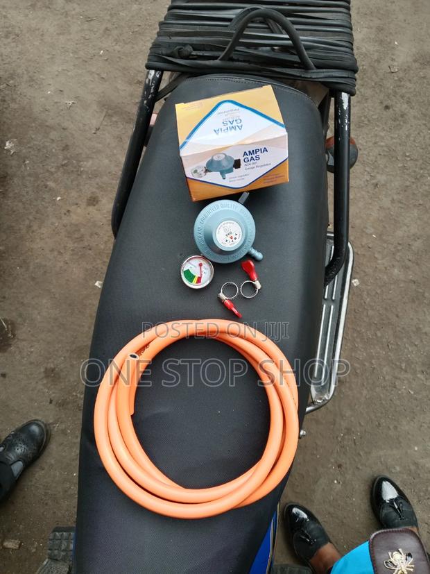 Ampia 13kg Gas Regulator With Gauge+2mtr Pipe+2cs Clips
