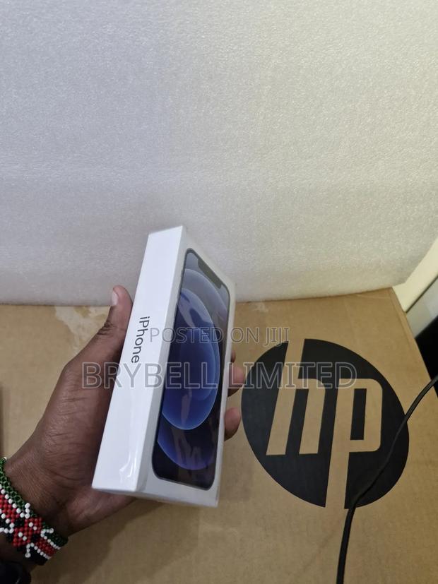 New Apple iPhone 12 256 GB Black - thumbnail 4