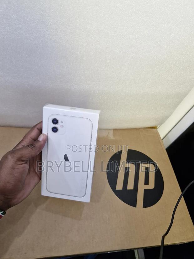 New Apple iPhone 11 128 GB White - thumbnail 3