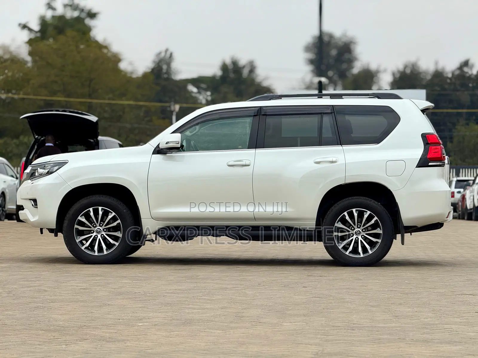 Toyota Land Cruiser Prado 2020 White