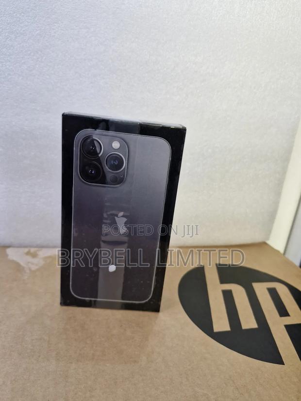 New Apple iPhone 13 Pro 256 GB Black - main view