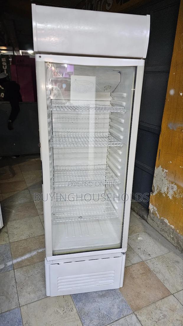Ramtons 250l Showcase Display Fridge - thumbnail 4