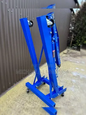 Heavy Lifting Engine Crane