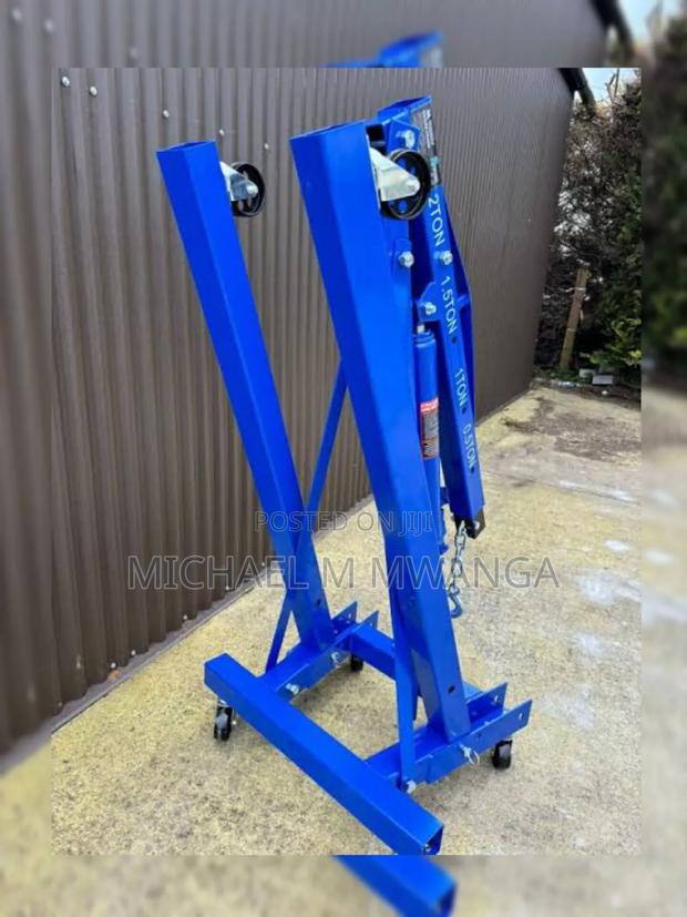 Heavy Lifting Engine Crane
