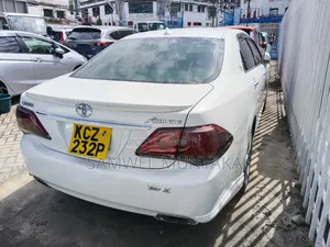 Toyota Crown 2015 Pearl