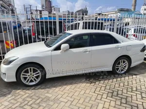 Toyota Crown 2015 Pearl