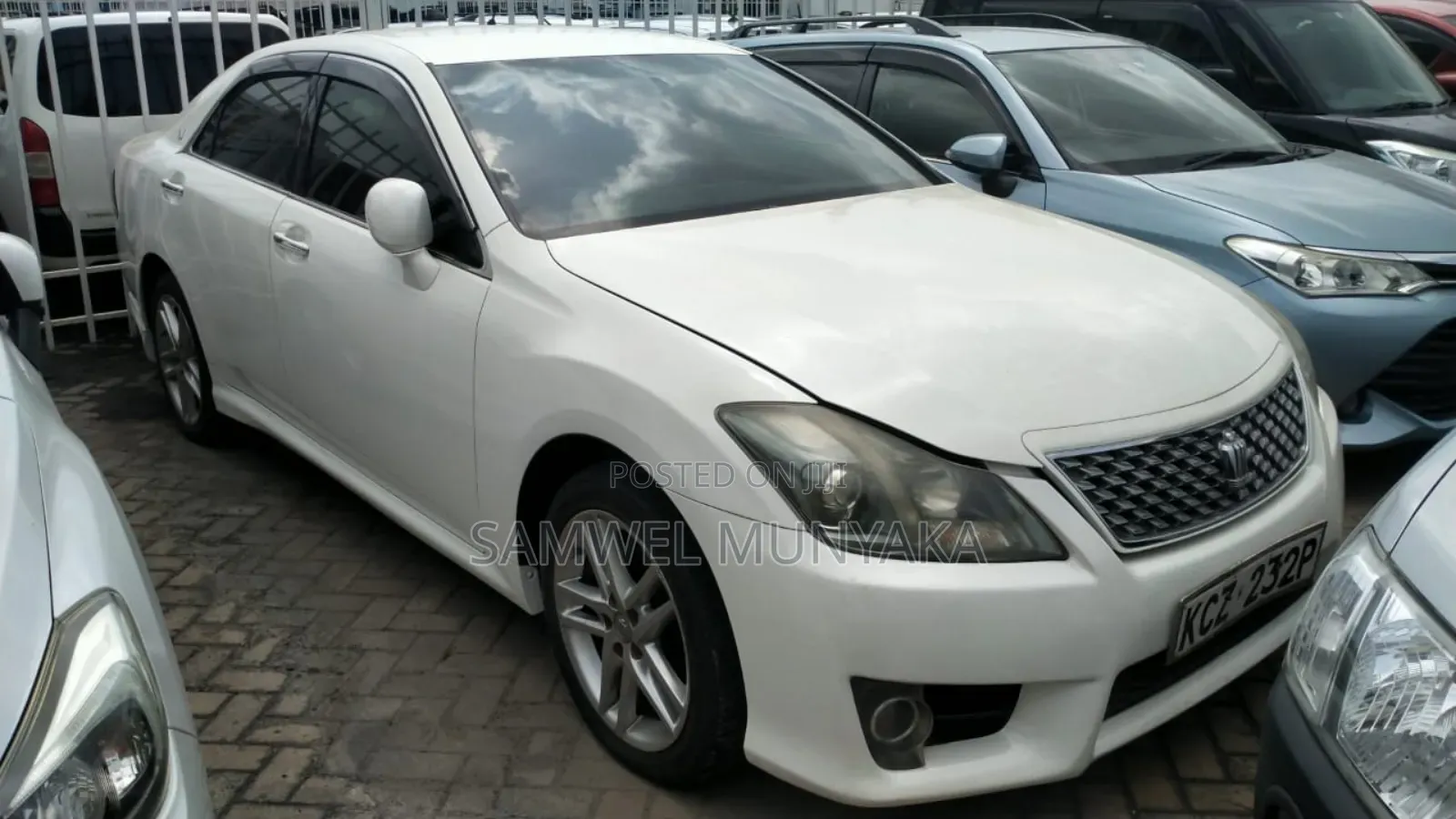 Toyota Crown 2015 Pearl