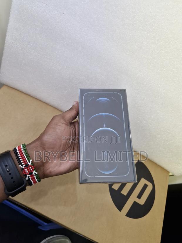 New Apple iPhone 12 Pro 256 GB Blue - thumbnail 4