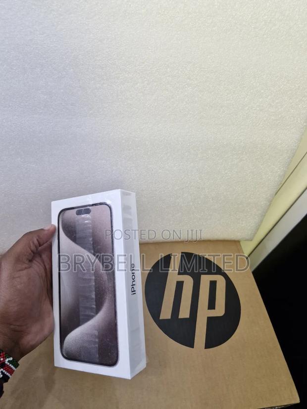 New Apple iPhone 15 Pro Max 256 GB White - thumbnail 5