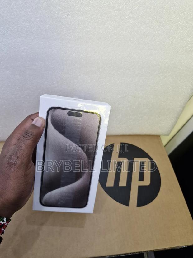 New Apple iPhone 15 Pro Max 256 GB White - thumbnail 6