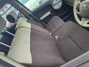 Toyota Passo 1.0 AWD 2015 Pink