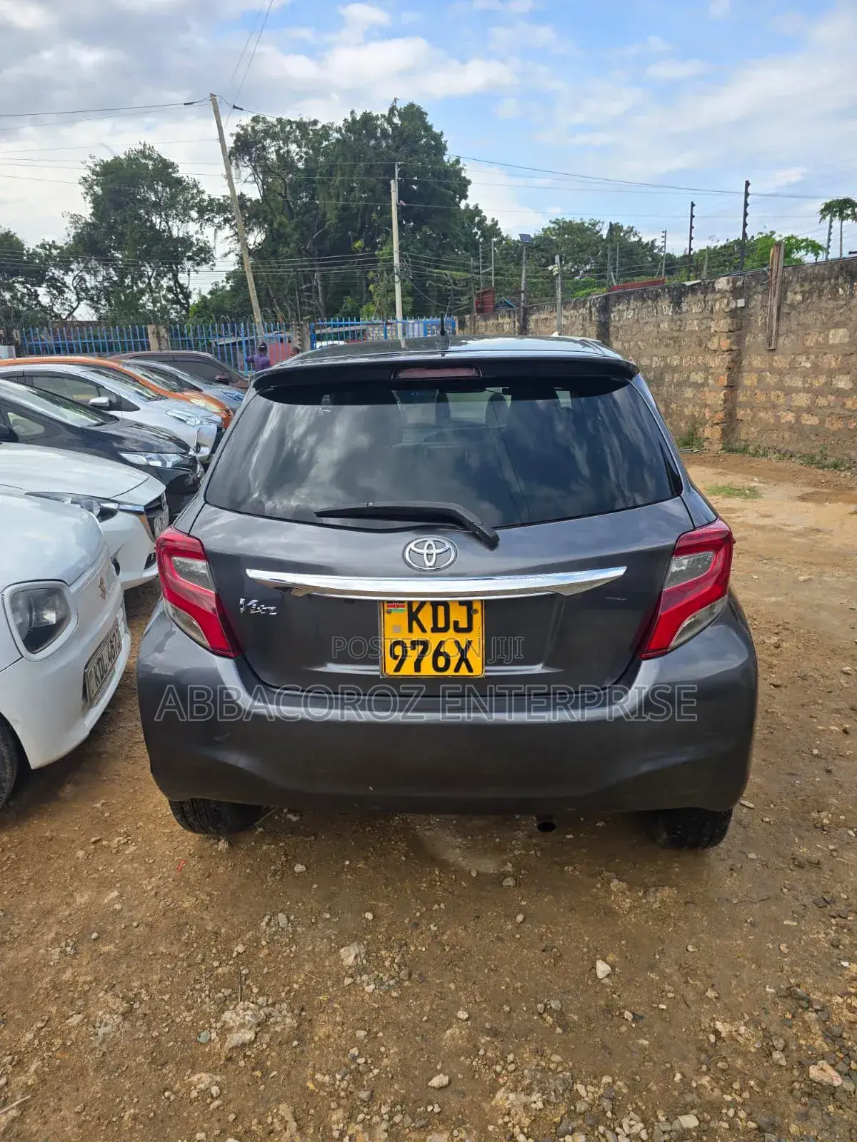 Toyota Vitz 1.3 FWD 5dr 2015 Gray