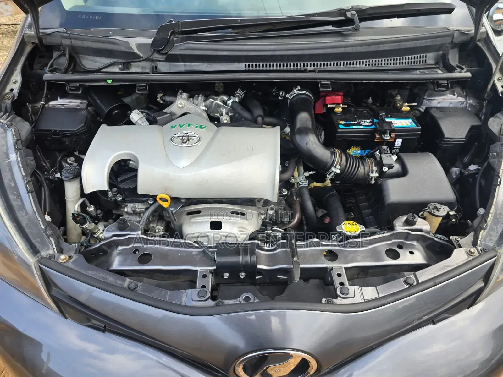 Toyota Vitz 1.3 FWD 5dr 2015 Gray