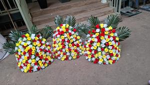 Red Yellow White Pulpit Flowers Offer - thumbnail 2